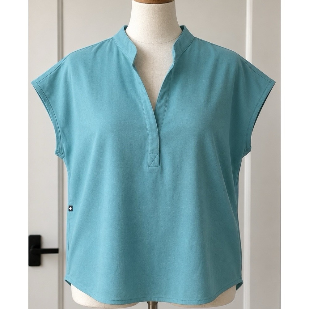 FIGS Women's Rafaela Oversized Scrub Top Shirt Size Small S Light Blue